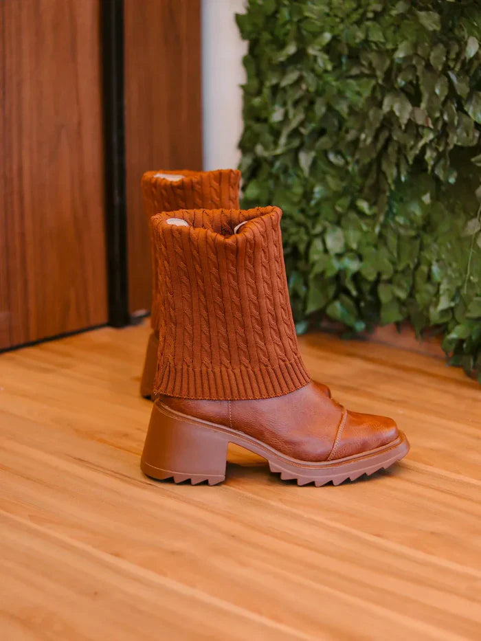 Bota Mood — Muda com Você, Combina com Tudo +1 Brinde: Bolsa Lary Feminina